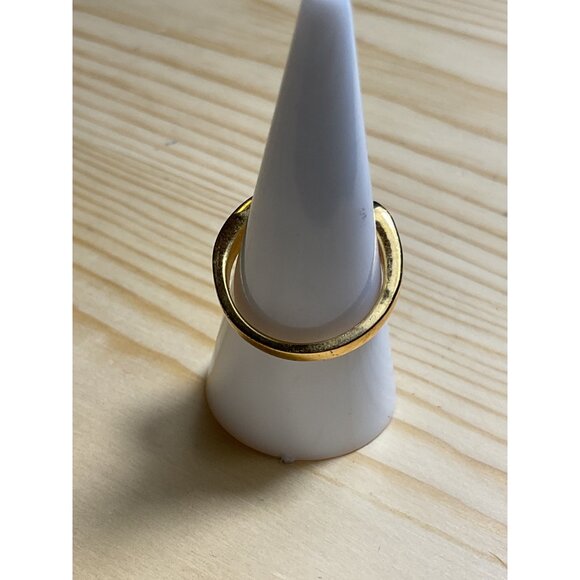 Vintage Gold Tone V-Shape Ring With Green Gem & Rhinestones - Picture 3 of 5